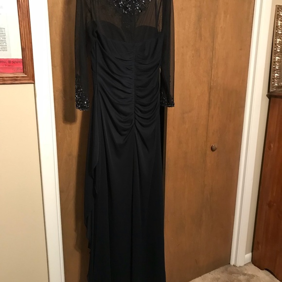 Formal Dress-Sz 10 - Picture 5 of 8